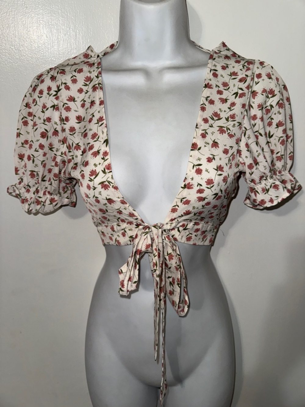 Women's All Over Floral Print Crop Top Deep V Neck Flutter Sleeve Tie Front Boho
